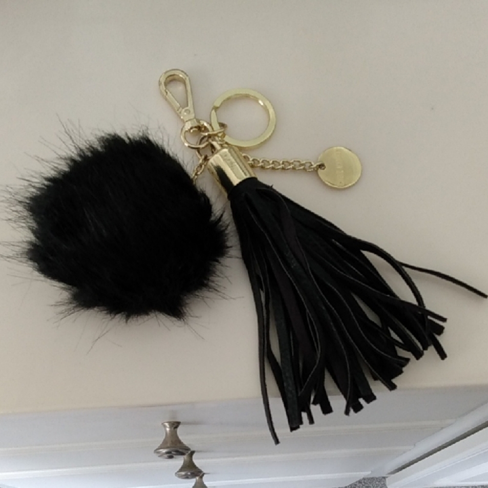 5 Piece Steve Madden Bag Charm Black and Gold Tassel Purse Keychain